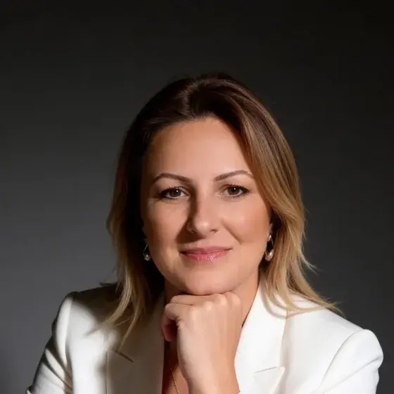 Burcu EROL portresi