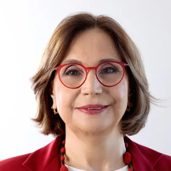 Emine ERDEM portresi